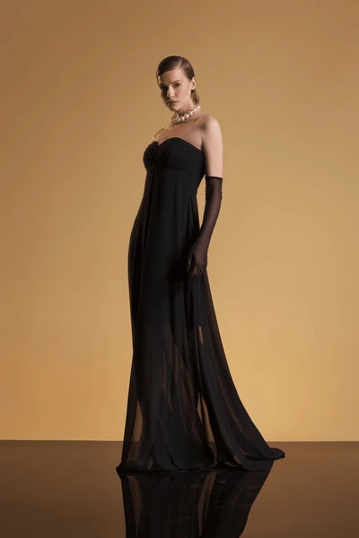 How to Pose in a Strapless Dress